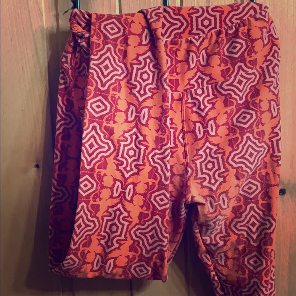LuLaRoe one size well worn hidden Cupid pattern